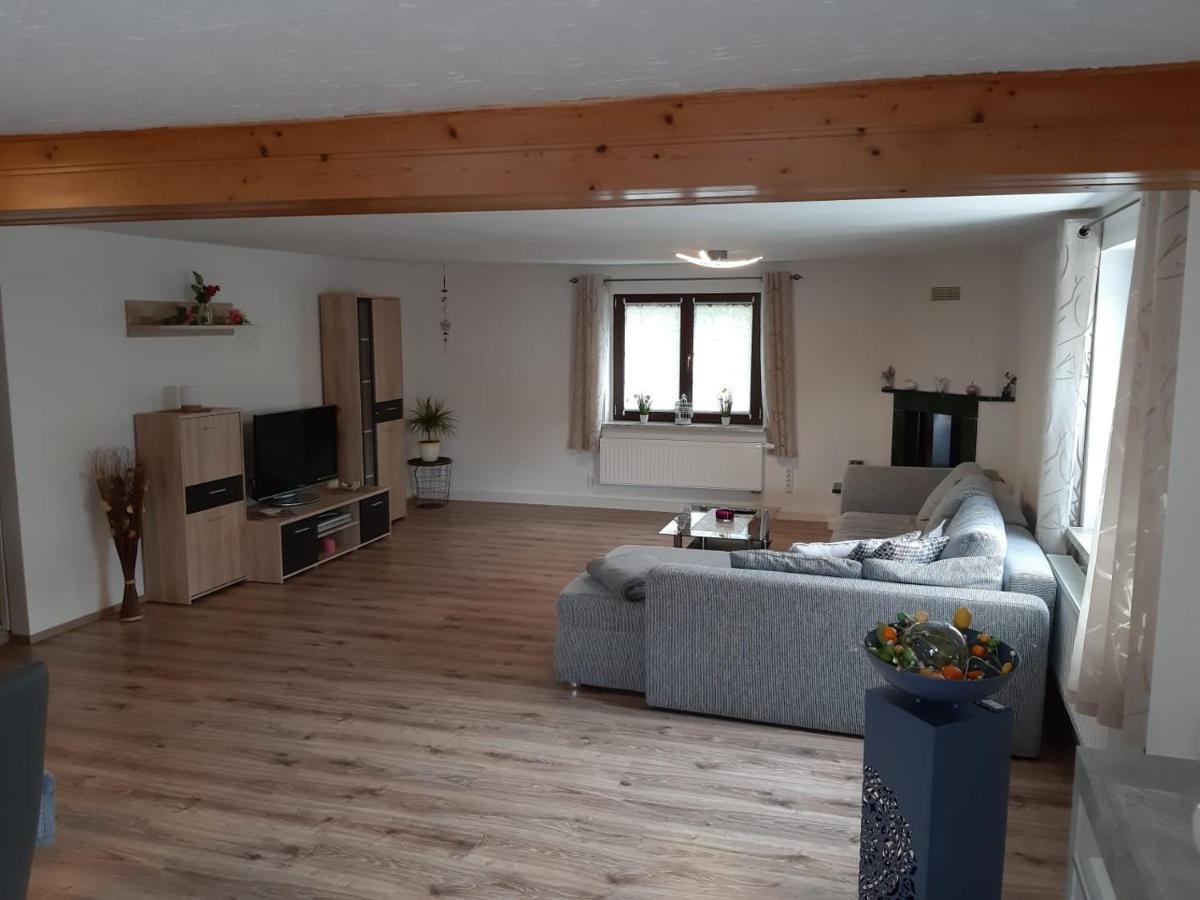 Familienfreundliche Ferienwohnung Zschorlau Eksteriør bilde